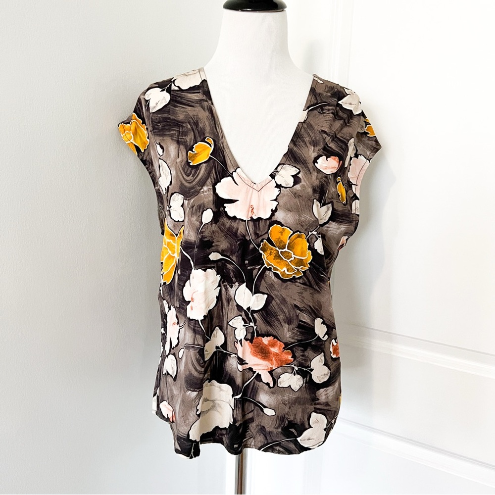 The Odells Floral V-Neck Cap-Sleeve Blouse in Black, Yellow & Peach - Small